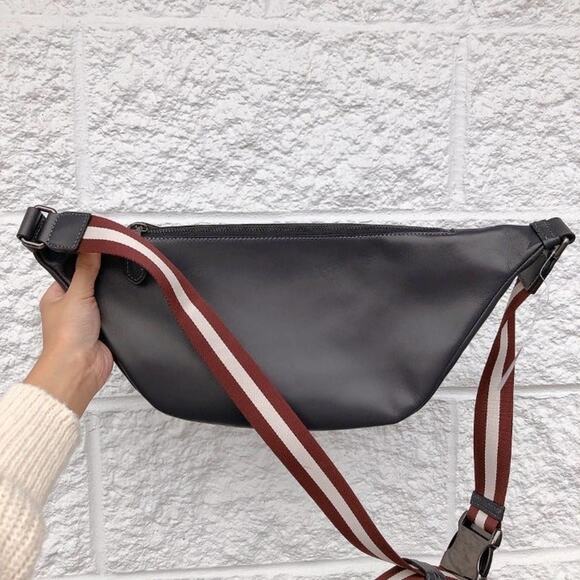 Coach CB912 Warren Belt Bag In Signature Canvas In QB/Denim/Chalk - Picture 3 of 5